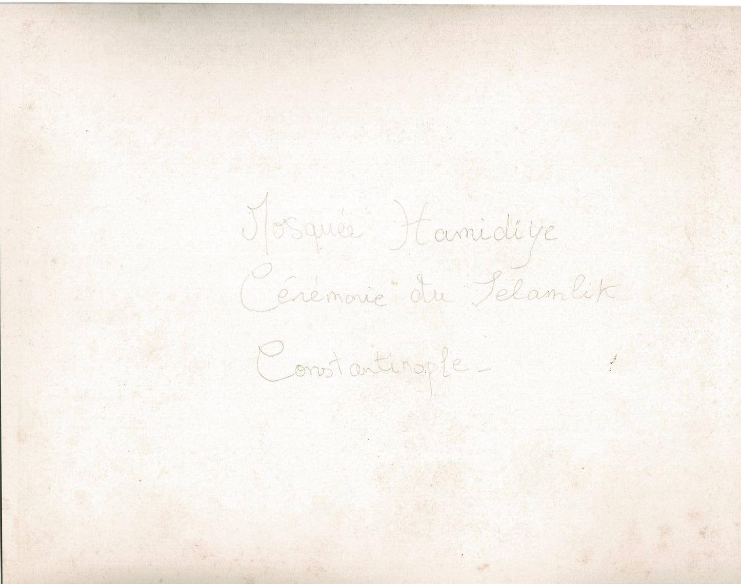 Constantinople, Stanboul, Istanbul, Mosquée Yildiz Hamidiye, Cérémonie du Selamlik, Empire Ottoman, Turquie.1880. Photo Albuminée originale. Format 20 x 25,6cm monté sur carton 21x27cm.