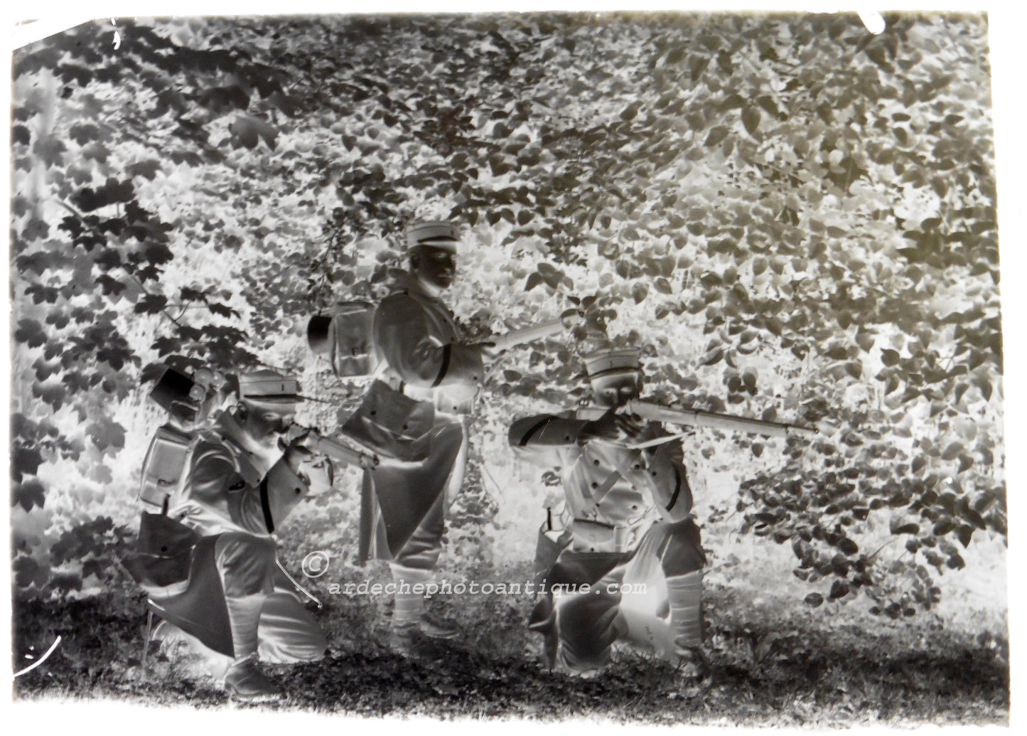 Guerre 1914-1918.Gloire au 1er Bataillon de Chasseur.Prise du 1er Drapeau au 132 éme Régiment d'Infanterie Prussienne 1914 St Blaise 1er Bton.Plaque de verre négative 13x18cm , Photo image négatif sur verre 1914 N°2
