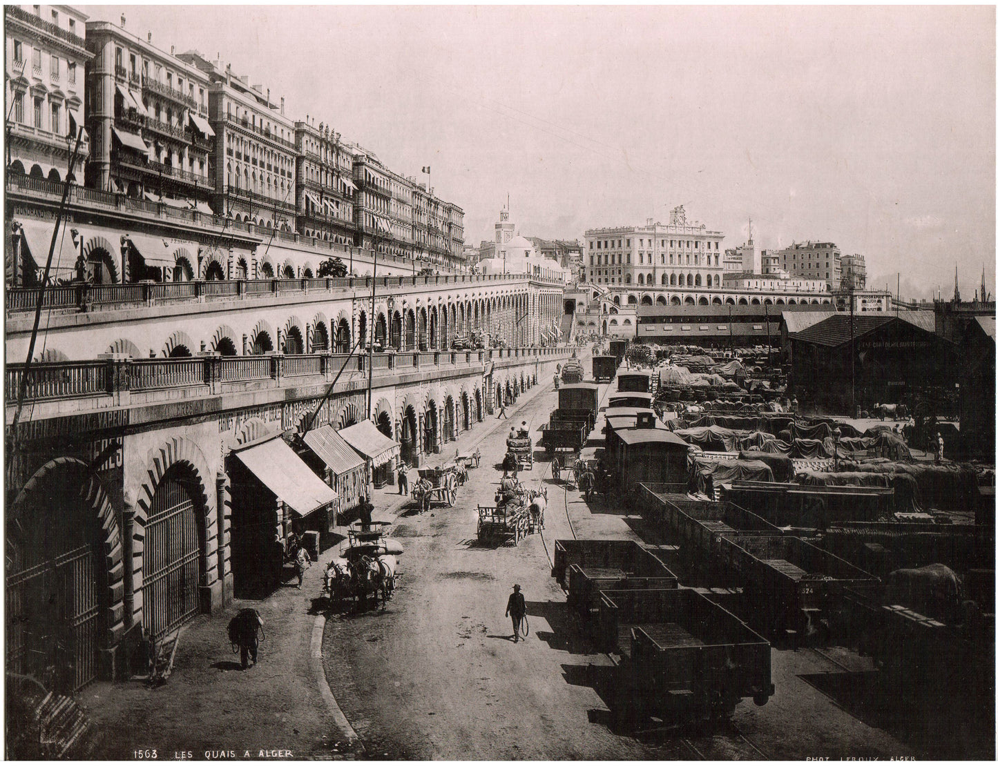 Leroux.Alger.Algérie.Les Quais à Alger.Vue générale.Photo mécanique de format 21,8x27,8cm.Photo LEROUX, 26 rue Bab-Azoum à Alger.1890.