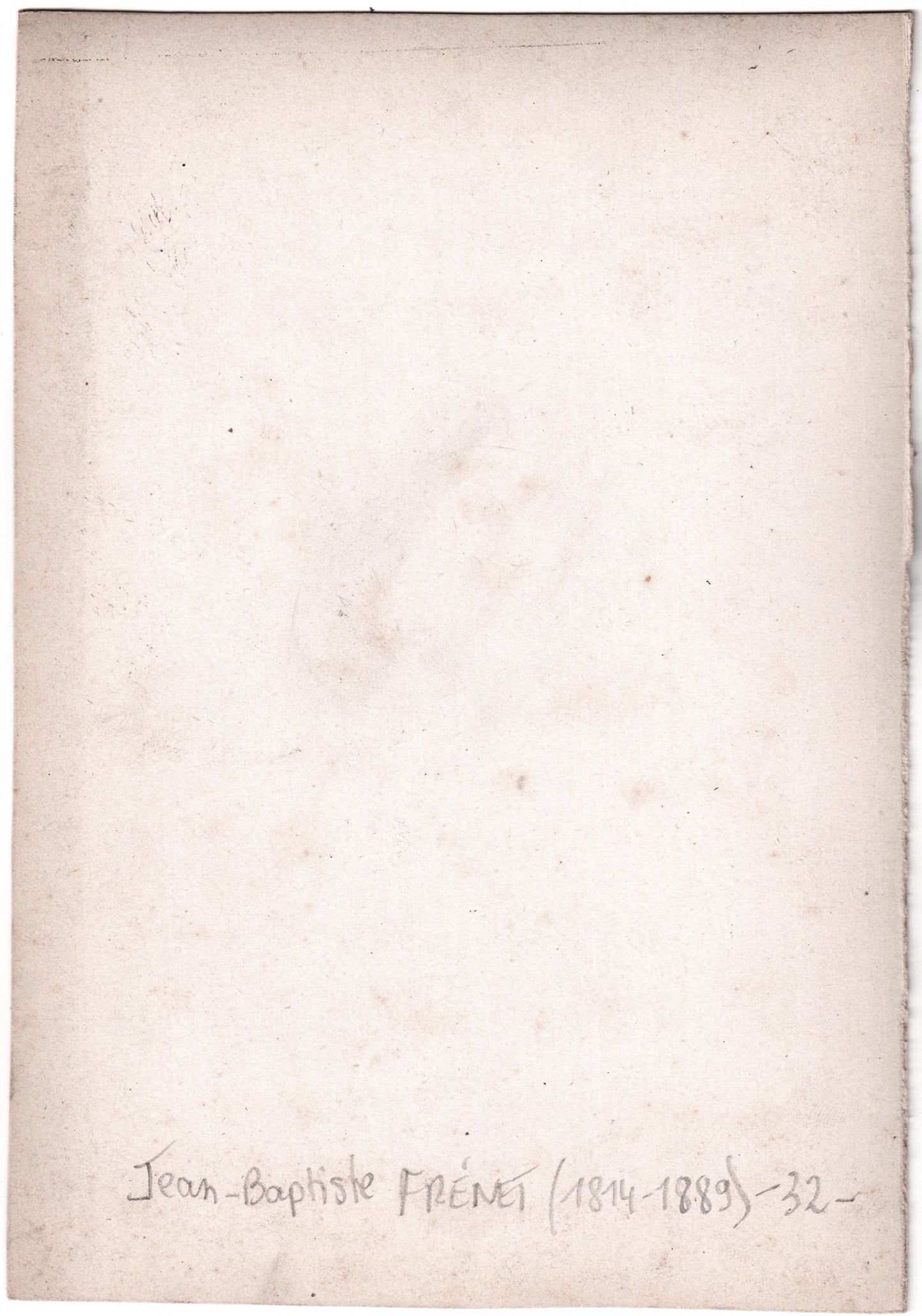 Jean-Baptiste Frénet (1814-1889).Photographie, 1855-1862, Portrait plein pied d'un jeune homme élégant, mince, au sourire, un main sur la hanche, avec une montre à gousset à son gilet. Tirage sur papier Albuminé, format 15x22,5cm