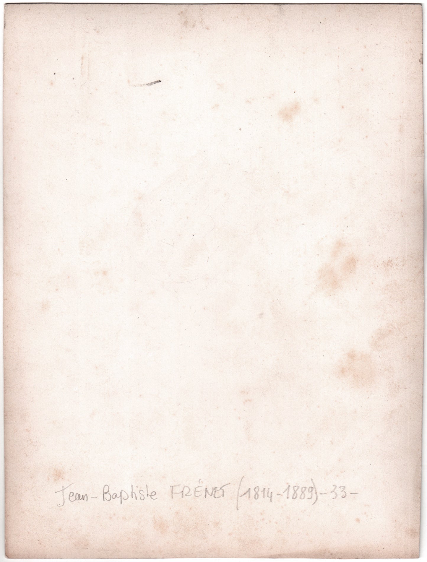 Jean-Baptiste Frénet (1814-1889).Photographie, 1855-1862, Portrait de trois quart d'une femme au rare sourire et regard malicieux, multiple bijoux. Tirage sur papier Albuminé,format 17x22,5 cm