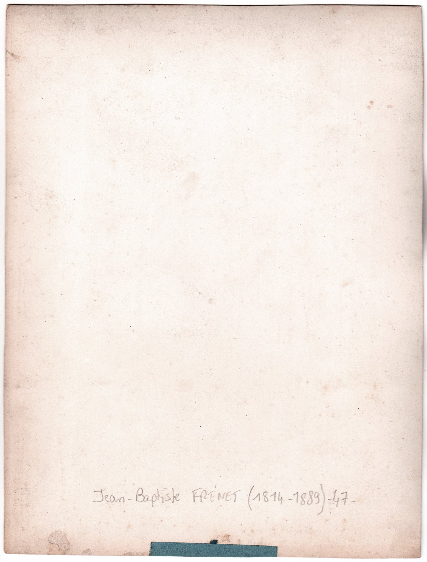 Jean-Baptiste Frénet (1814-1889). Photographie, Portrait d'une scène familiale, quatre personnages c 1855-1862. Tirage sur papier albuminé d'après négatif au collodion, format 17x22,5 monté sur support carton N°47.