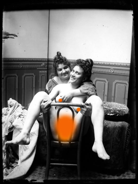 Nu, Erotisme, Artistique, Deux femmes aux sourires.Plaque de verre négative 13x18cm , Photo image négatif sur verre 1900'. ARDECHE PHOTO ANTIQUE