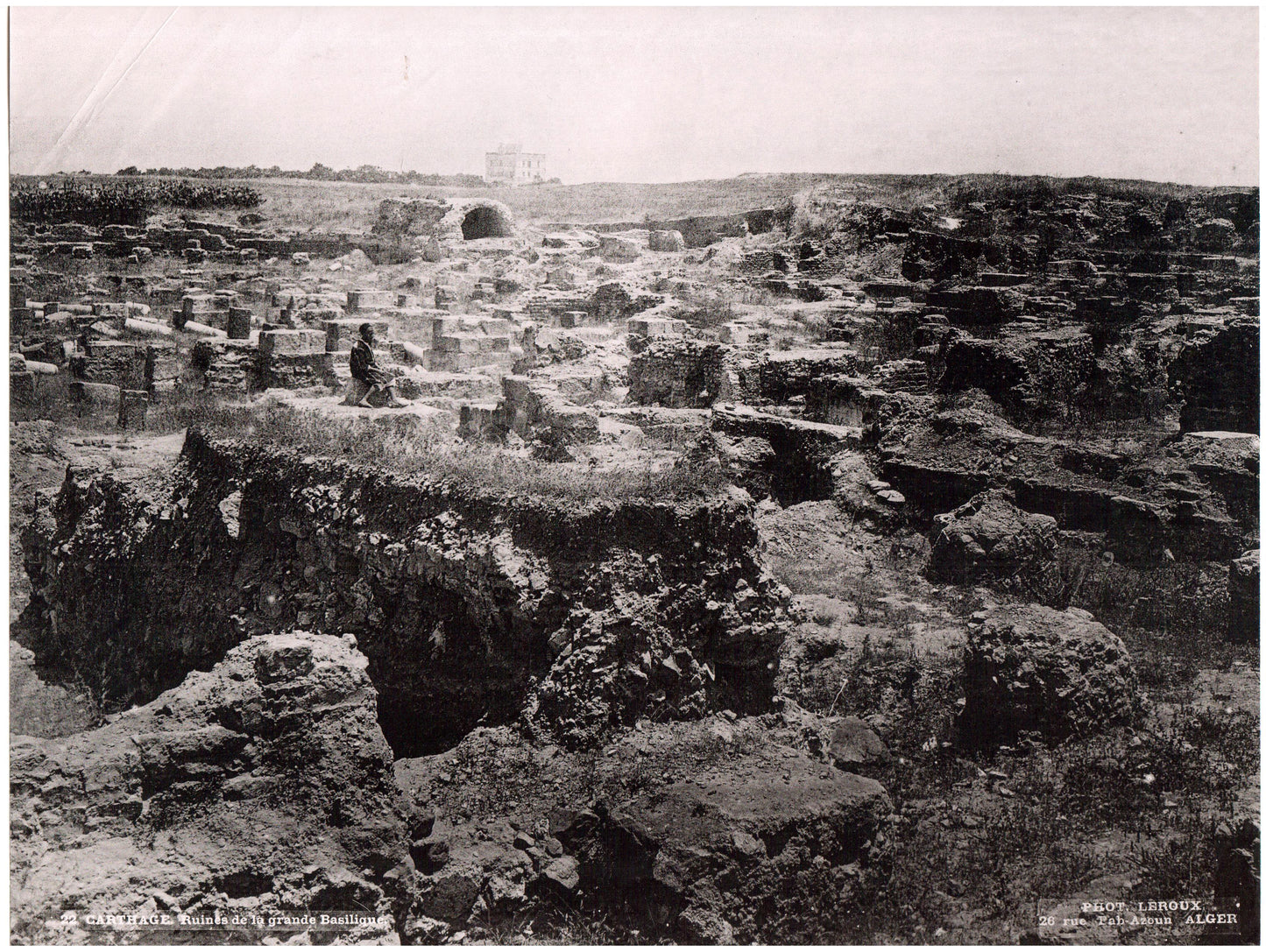 Leroux. Tunisie.Carthage.Ruines de la Grande Basilique. Photo 22 x 28cm. 1890. Photo LEROUX, 26 rue Bab-Azoum à Alger.