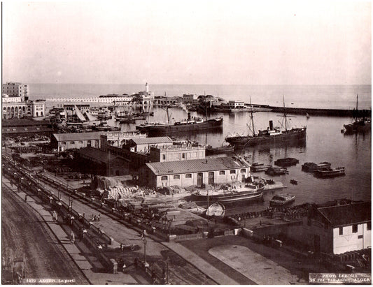 Leroux.Alger.Algérie.Alger Le Port.Photo mécanique de format 21,7x27,7cm.Photo LEROUX, 26 rue Bab-Azoum à Alger.1890.