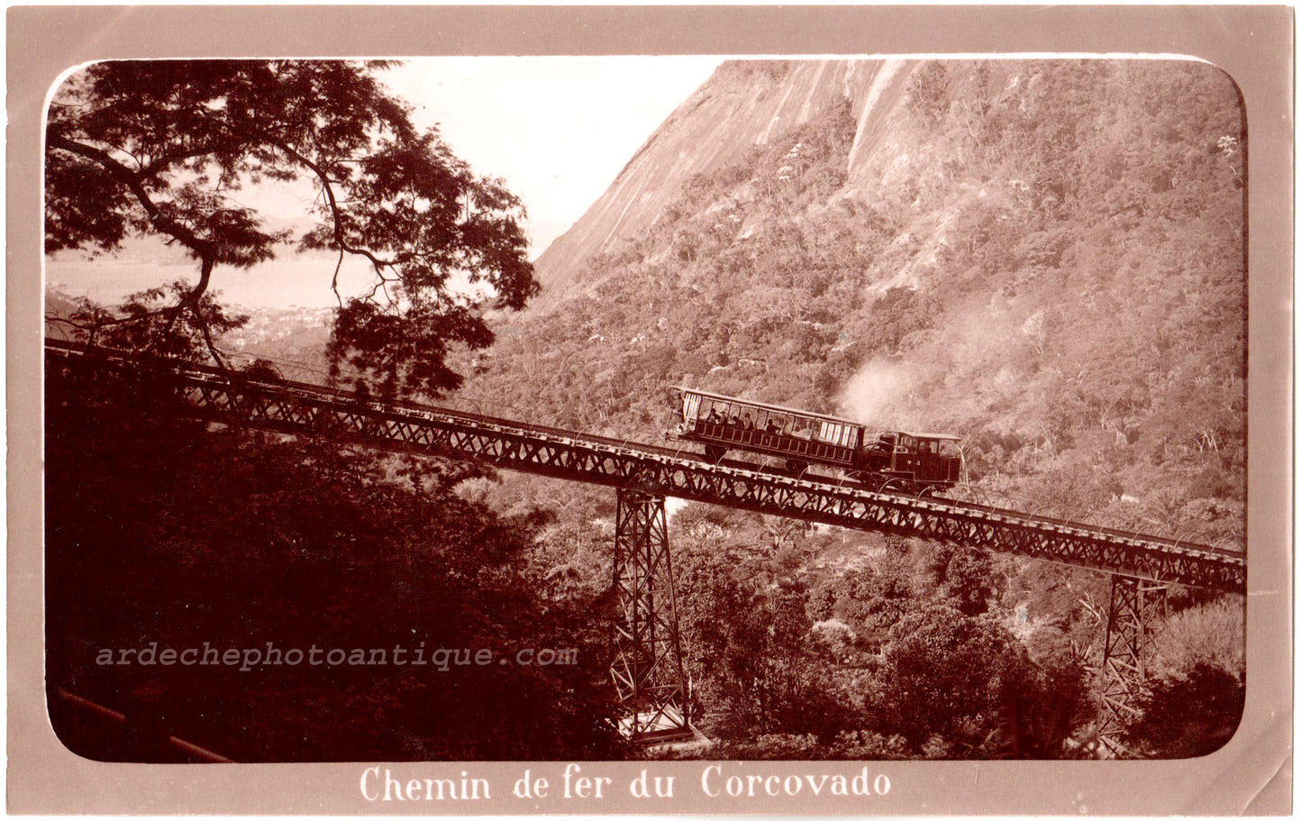 Brésil.Brasil.Marc Ferrez Photographo à Rio de Janeiro, 88 Rue de San José."Chemin de Fer du Corcovado, Rio de Janeiro." format 11,4x18cm.Tirage Argentique original 1890'.