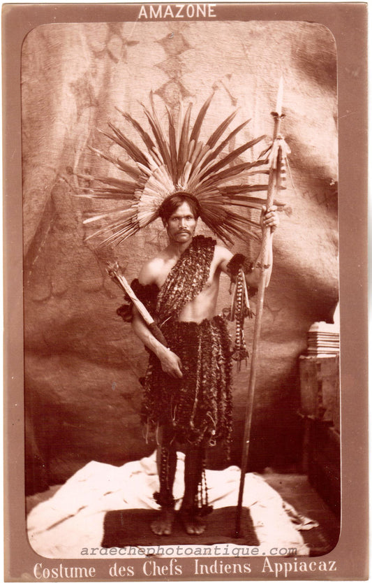 Brésil.Brasil.Marc Ferrez Photographo à Rio de Janeiro, 88 Rue de San José.Amazone:"Costume des chefs Indiens Appiacaz."format 11,4x18cm.Tirage Argentique original 1890'.