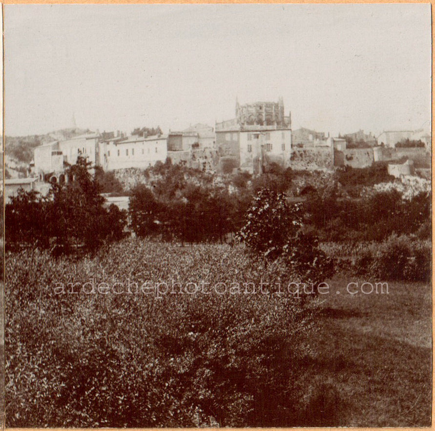 Viviers en Vivarais.Ardèche.07.Vue générale de la ville. Stereo Scène de vie. 1890 .Photo stéréo citrate.