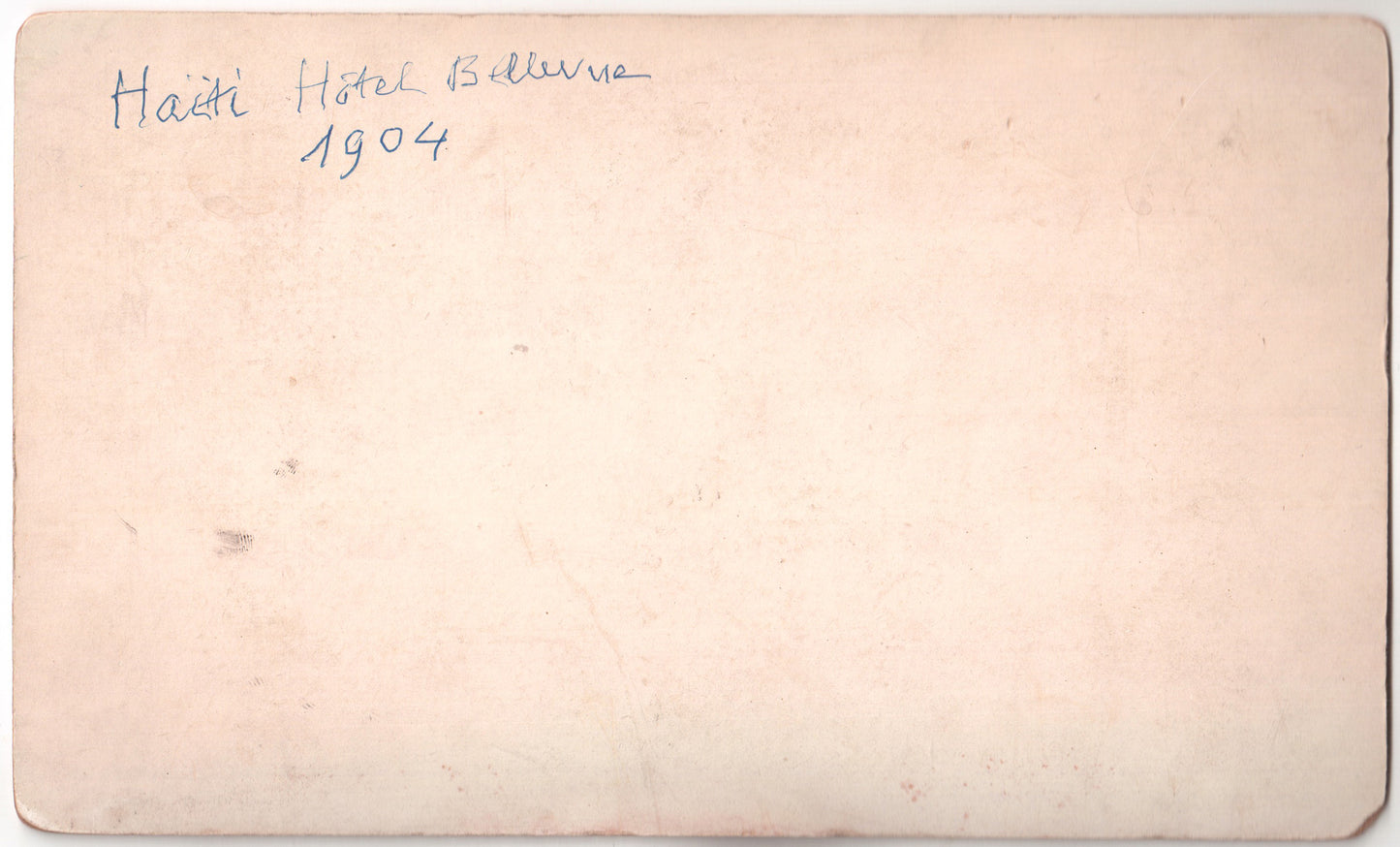 Haïti.Port au Prince,Hôtel Bellevue.Photo ancienne Albuminée 11,6 x 17,2cm montée sur suport carton 13x21,7cm. Année 1904