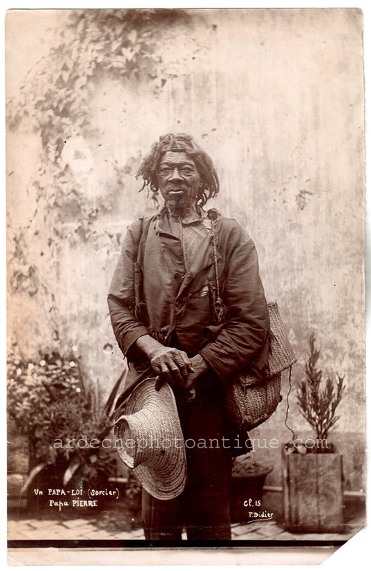 Haïti.Port au Prince, "Papa-Loï (Sorcier) Papa Pierre" Photographe F.Didier.Photo ancienne Citrate 11,4 x 17,7cm. Année 1904