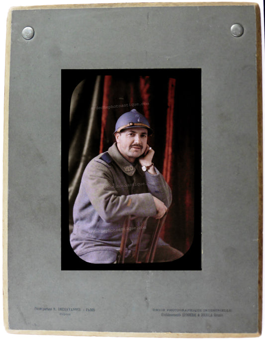 Autochrome Lumière 13X18."Militaire Poilu 120 ème régiment 1914-18". Autochrome original.Format 13x18cm Union Photographique Industrielle LUMIERE & JOUGLA ,montés sous verre et passe partout R.Dechavannes Paris. Photographie Couleur.