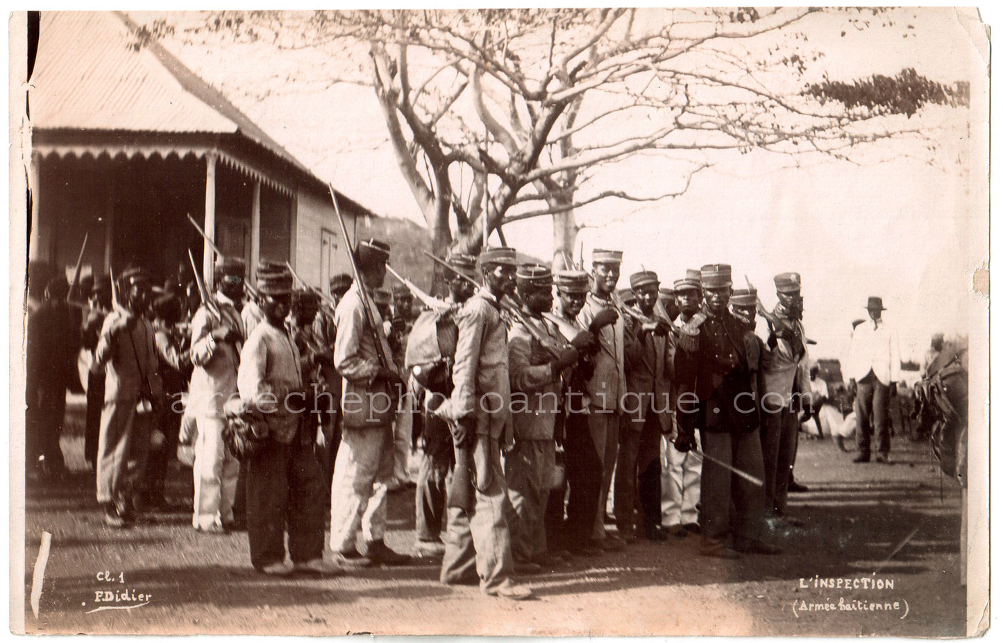 Haïti.Port au Prince.Armée Haïtienne"L'Inspection"Photographe F.Didier.Photo 11,3 x 17,7cm. Année 1904