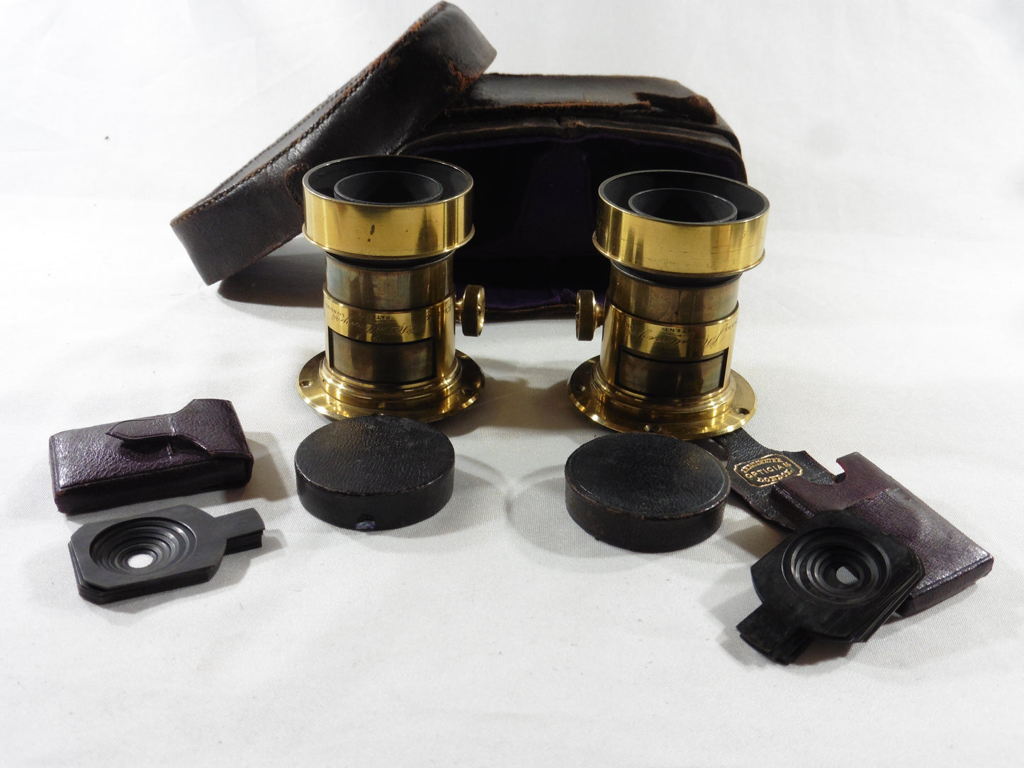 J.H. Dallmeyer.150mm F=5.Rare paire d'objectifs en laiton, pair of antique stereo camera lenses,brass photo lenses with original case and accessories.