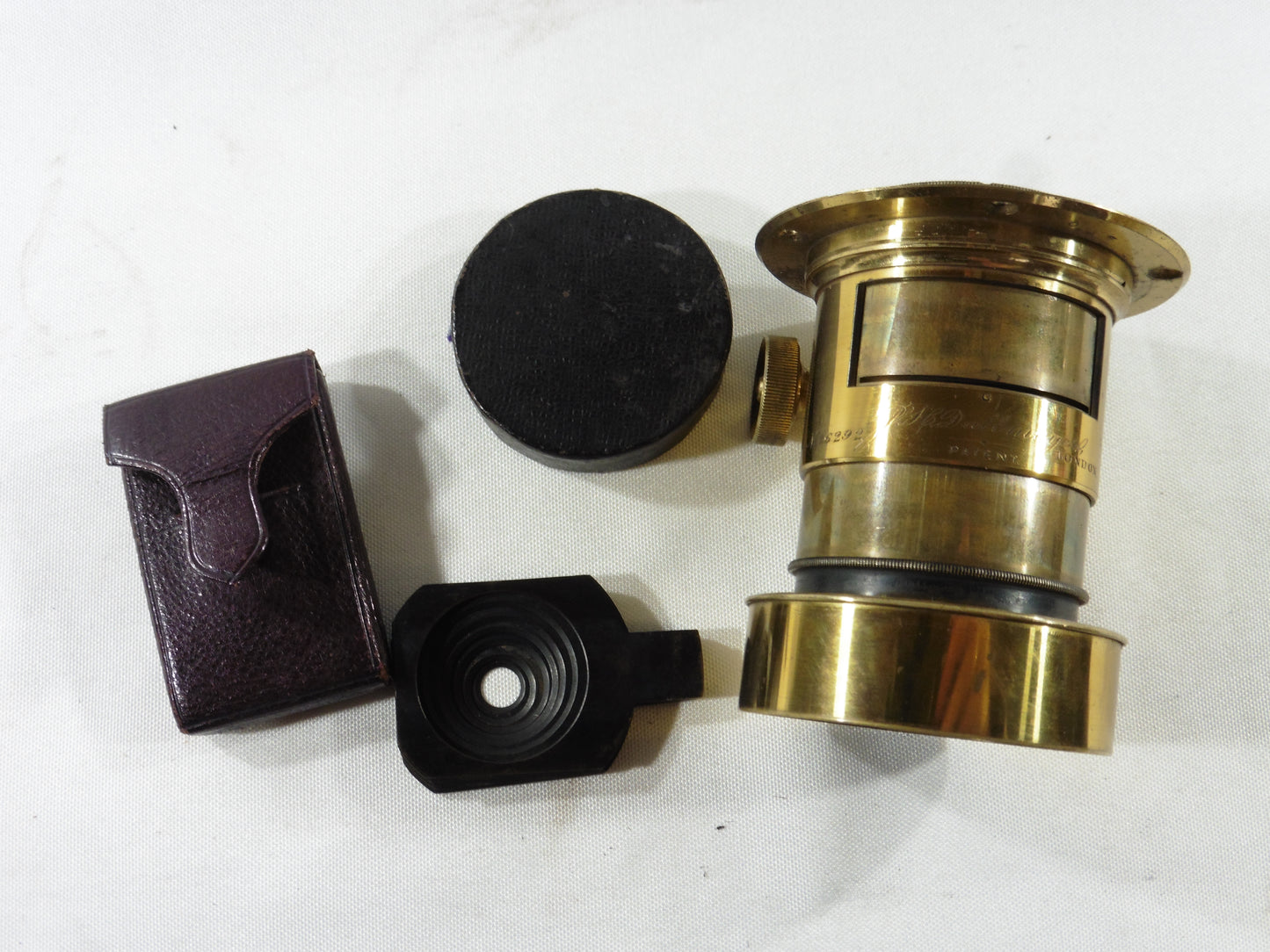 J.H. Dallmeyer.150mm F=5.Rare paire d'objectifs en laiton, pair of antique stereo camera lenses,brass photo lenses with original case and accessories.