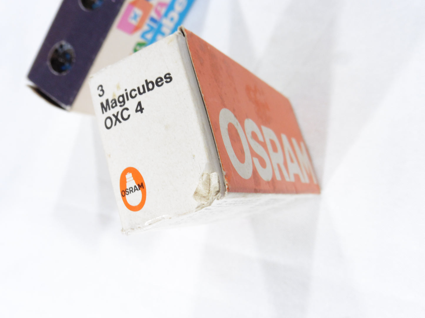 Magicube X  Flash Sylvania Cubes pour appareil photo 126 à cassette. 2 boites, 6 cubes de 4 flashs donc 24 éclairs flashes.Flashs neuf ancien stock de Magasin.New Old Stock.