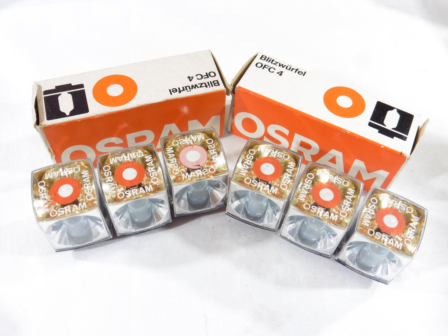 Flashcubes OFC4 Osram.Flash  pour appareil photo.2 boites, 6 cubes, 24 flashes. Flashs neuf ancien stock de Magasin.New Old Stock.
